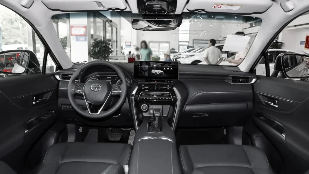 تویوتا ونزا 2.0L CVT 2WD Luxury مدل جانبازی