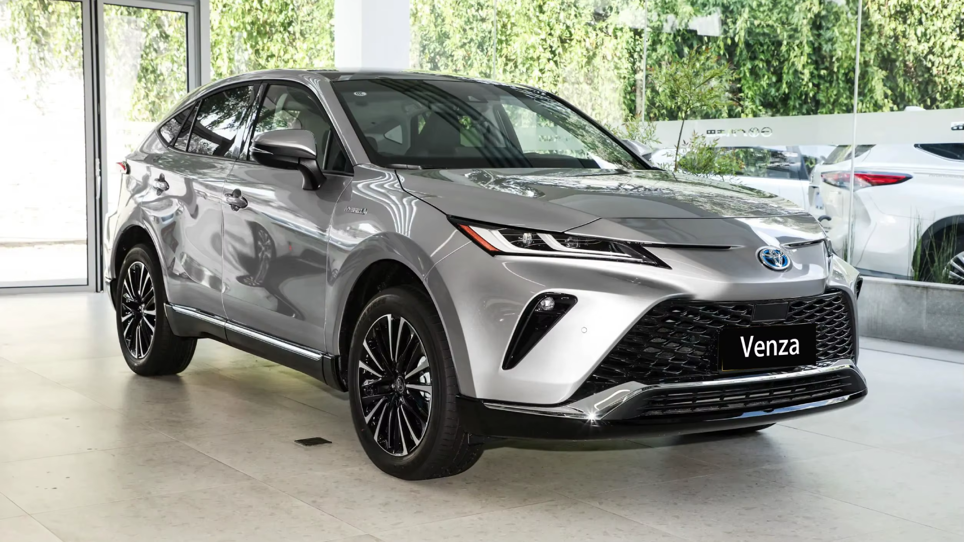 http://تویوتا%20ونزا%202.0L%20CVT%202WD%20Luxury%20مدل%20جانبازی
